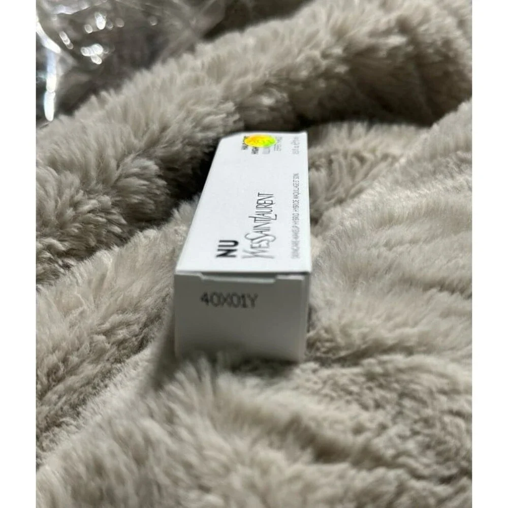 YSL Yves Saint Laurent Nu Halo Highlighter